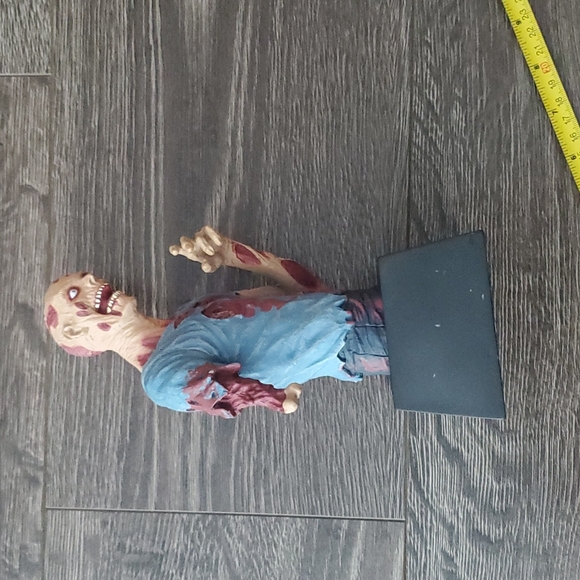 Diamond Select Toys 2013 The Walking Dead Zombie 9" Piggy Bank Change Coin - Picture 7 of 10